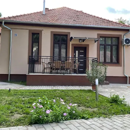 Kovacs Apartmanhaz Apartment *