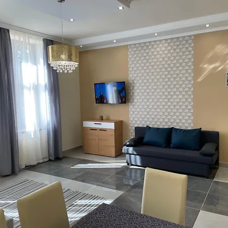 아파트 Kovacs Apartmanhaz 키슈쿤헐러시