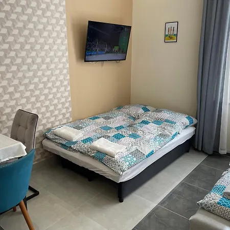 Kovacs Apartmanhaz 키슈쿤헐러시