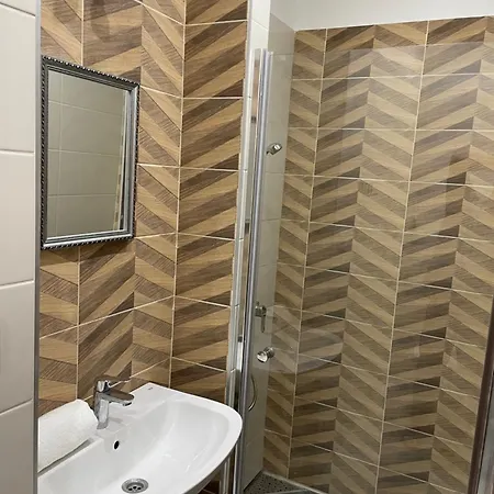 아파트 Kovacs Apartmanhaz 키슈쿤헐러시