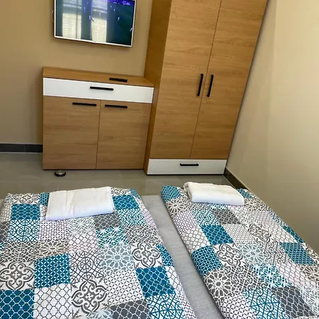 Kovacs Apartmanhaz 아파트 키슈쿤헐러시