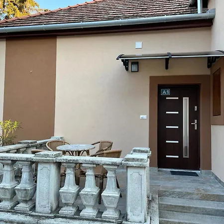 아파트 Kovacs Apartmanhaz *